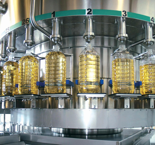 Oil filling machine