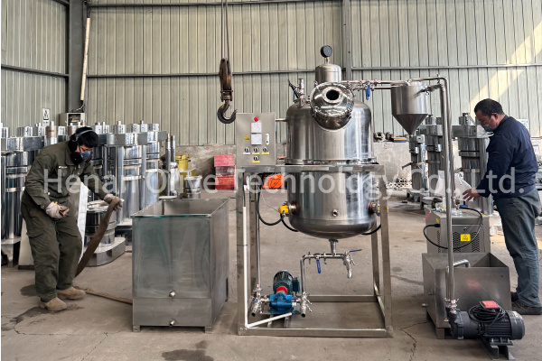 Customized 300L Per Batch Cocoa Butter Deodorization Tank for a Brazilian Customer 