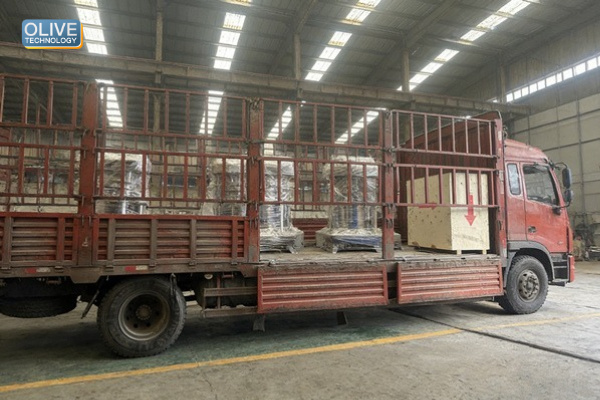 New Batch of Automatic Hydraulic Oil Presses Loaded and Shipped to African Clients 